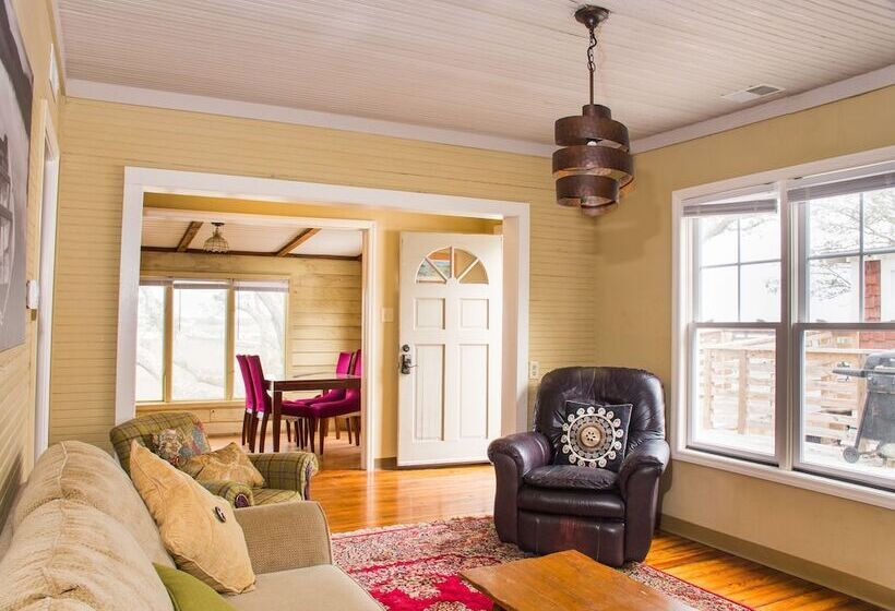 بنسيون Riverside Inn And Cottages