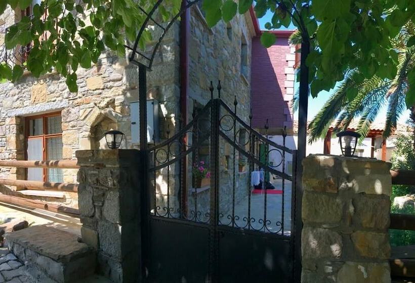 פנסיון Tas Suite Konukevi