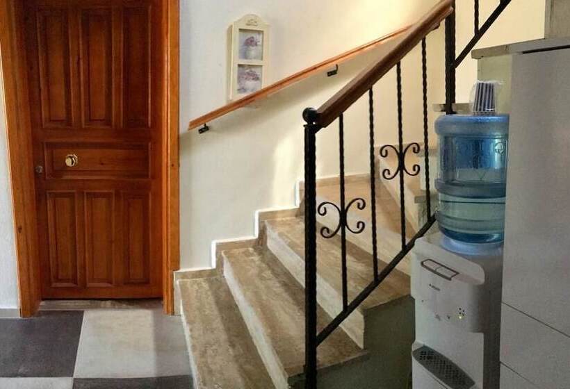 פנסיון Tas Suite Konukevi