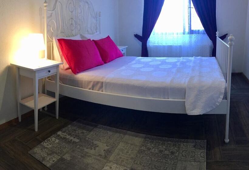 פנסיון Tas Suite Konukevi