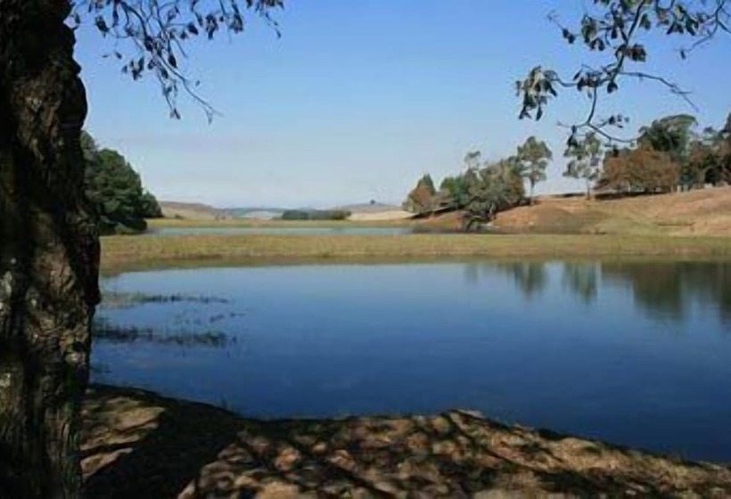 פנסיון Thatchings Guest House