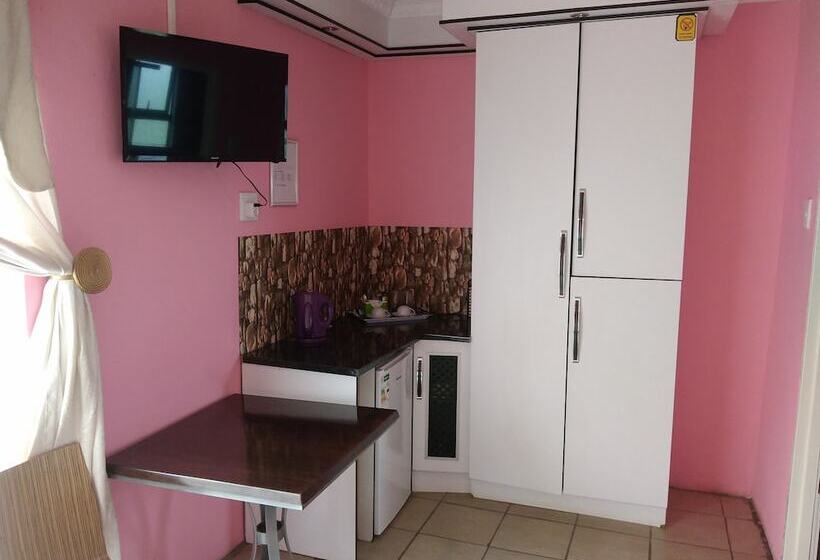 פנסיון Twilight Breeze Lodge