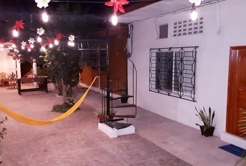 بنسيون Zihua Lao Centro