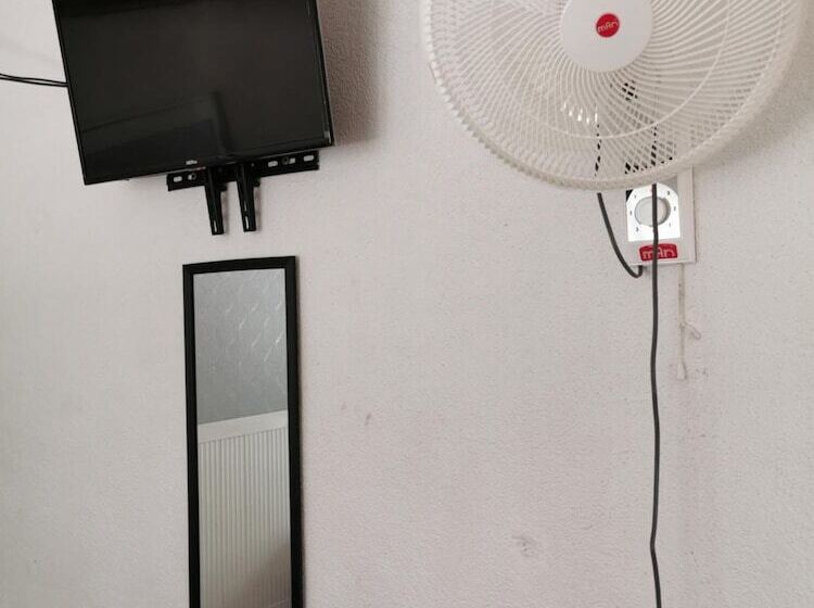 بنسيون Zihua Lao Centro