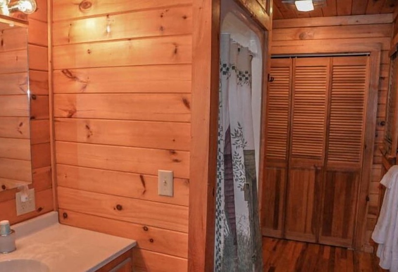 Poppy`s Mountain House