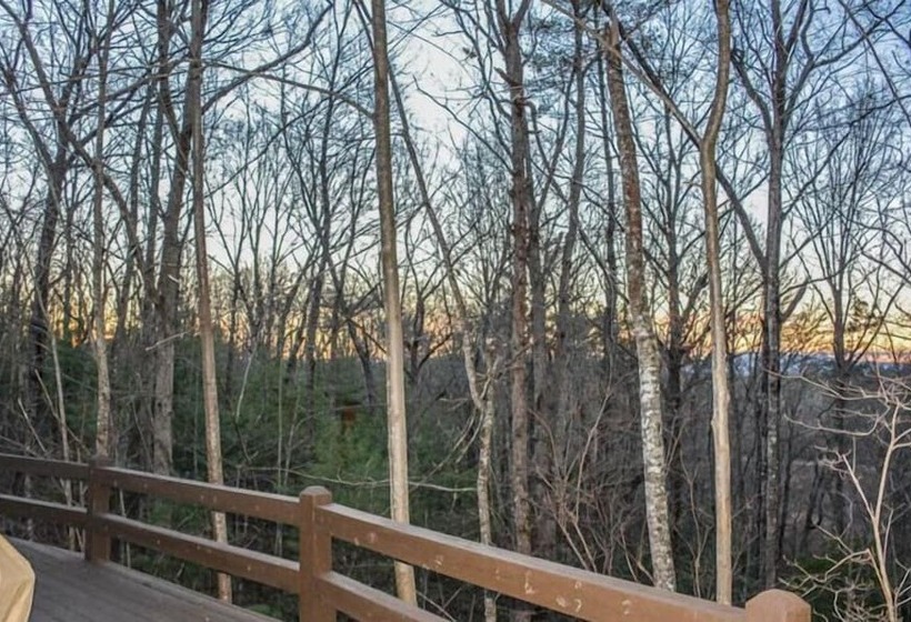 Poppy`s Mountain House