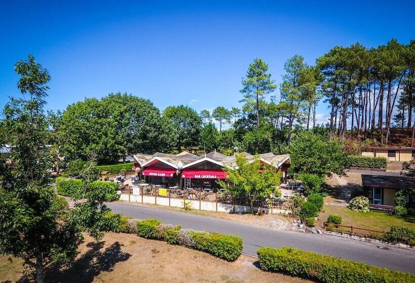 منتجع Vacances Passion   Leon Les Genets