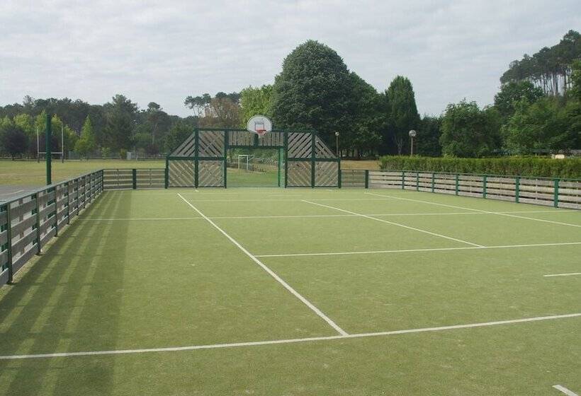 منتجع Vacances Passion   Leon Les Genets