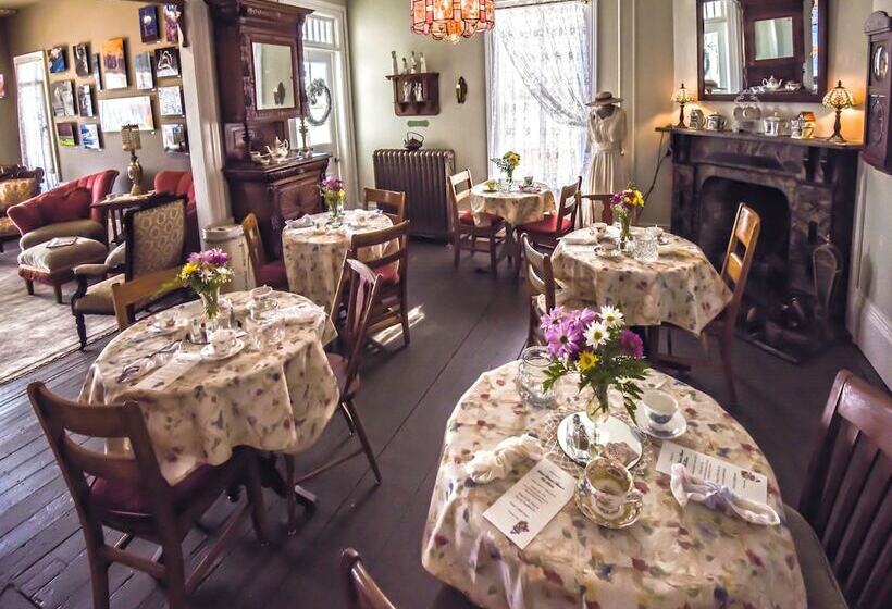 Secrets On Main Bed & Breakfast