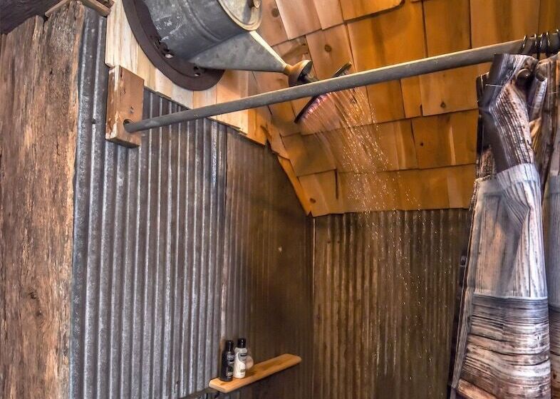 Secrets On Main Bed & Breakfast