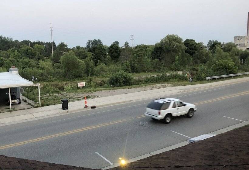 Secrets On Main Bed & Breakfast