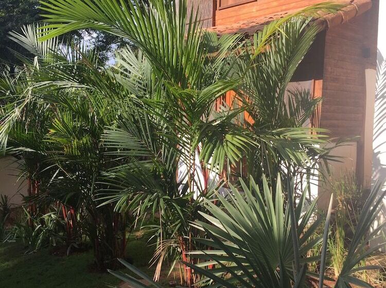 The Beach Bungalows Tamarindo B&b