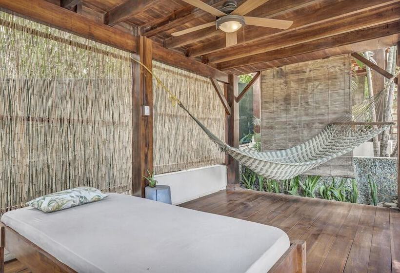 The Beach Bungalows Tamarindo B&b