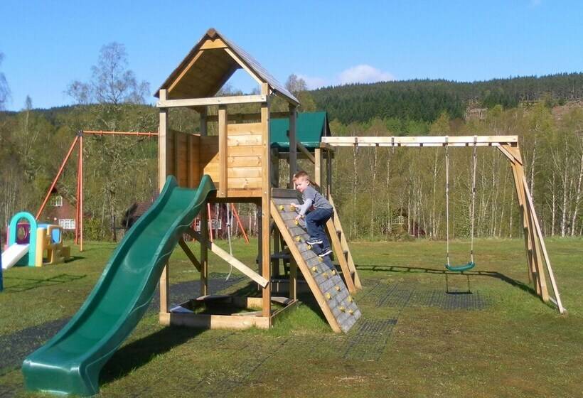 Tomich Holidays Courtyard Cottage