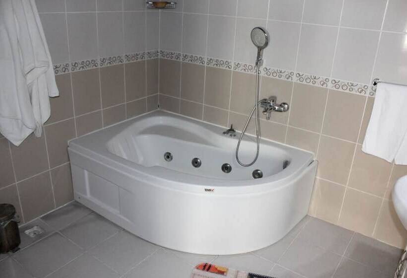 Urla Tarihi Han Otel