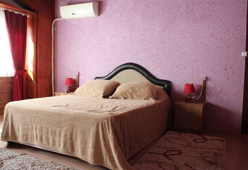 Urla Tarihi Han Otel