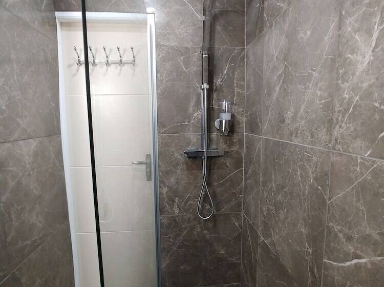 Villa Castel Chambres D Hôtes B&b