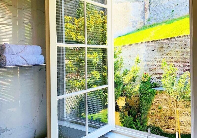 Villa Castel Chambres D Hôtes B&b