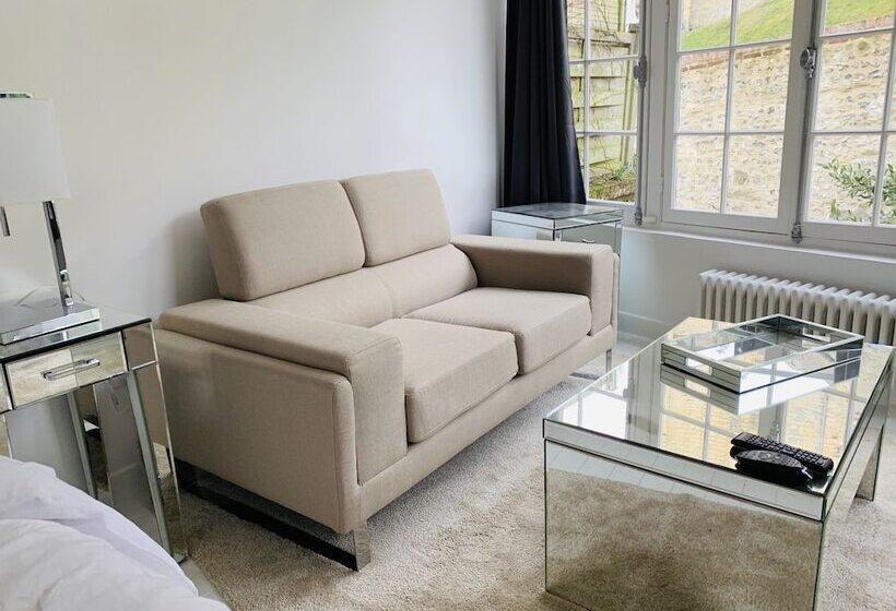 Villa Castel Chambres D Hôtes B&b