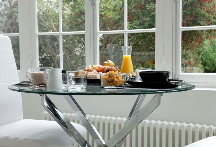 Villa Castel Chambres D Hôtes B&b