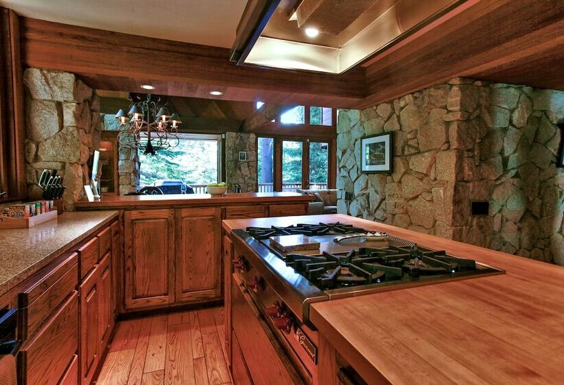 Yosemite Scenic Wonders   Fish Camp Area