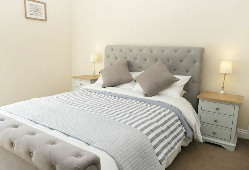 2 Moor Farm Cottages