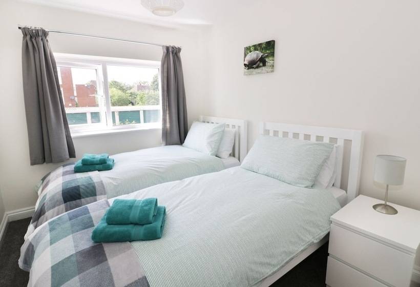 25 Shakespeare Street