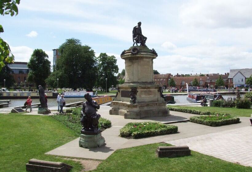 25 Shakespeare Street