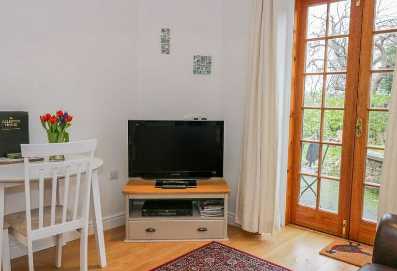 Allerton House Stables