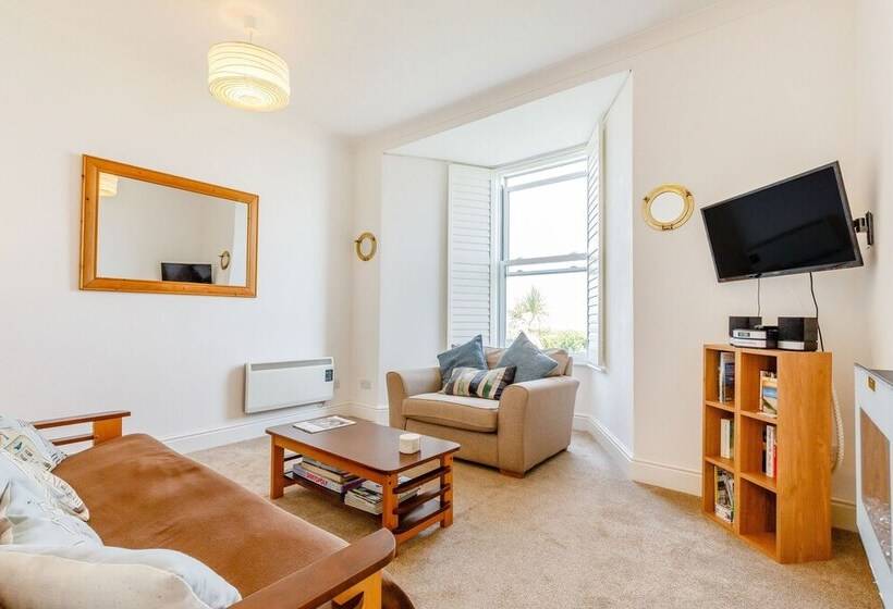 Apartment 1 Llewellan