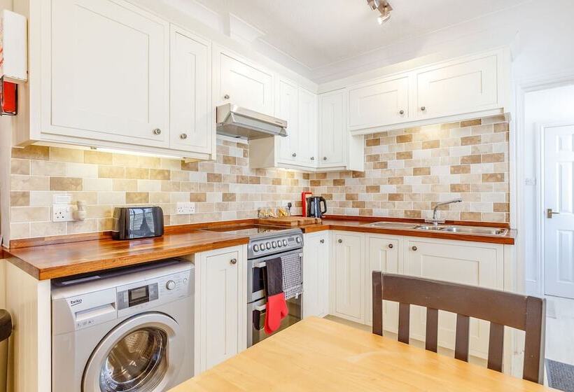 Apartment 1 Llewellan