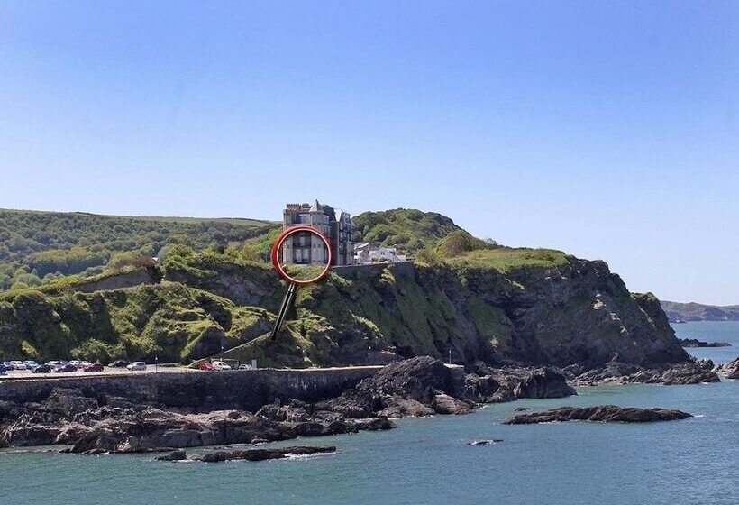 Apartment 4 Granville Point