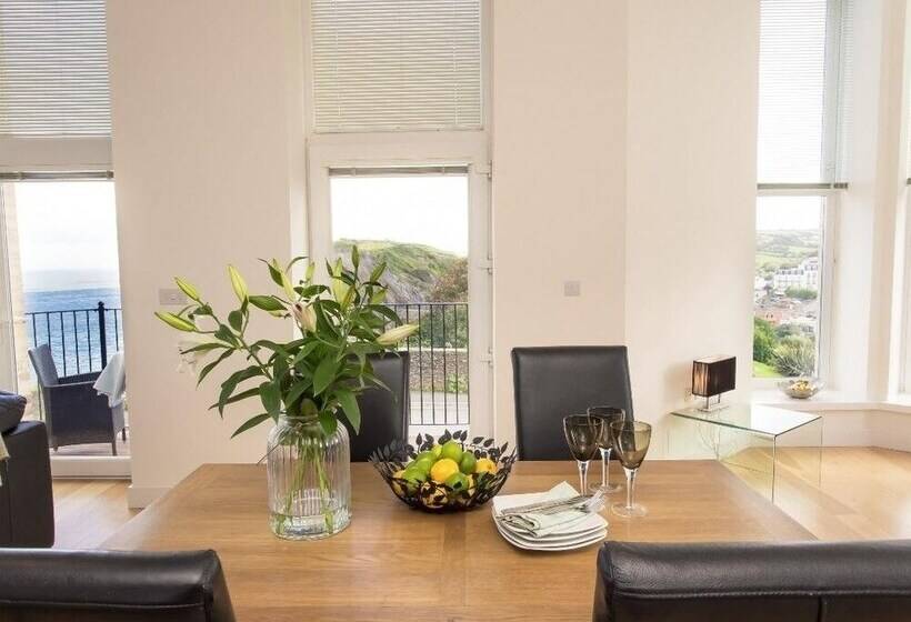 Apartment 4 Granville Point