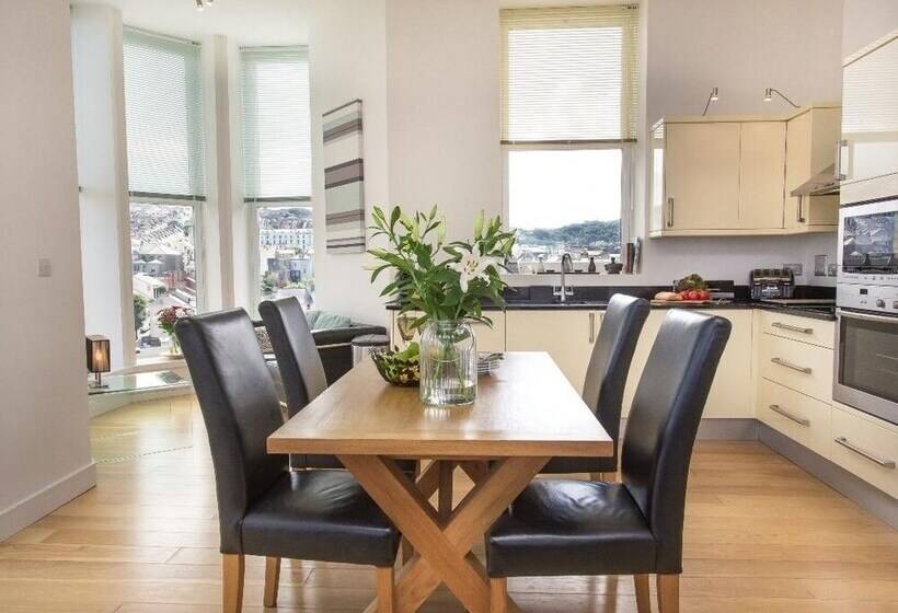 Apartment 4 Granville Point