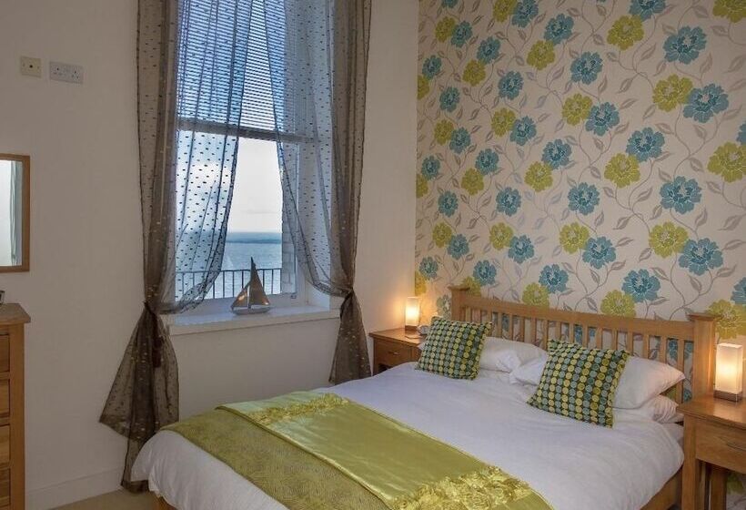 Apartment 4 Granville Point