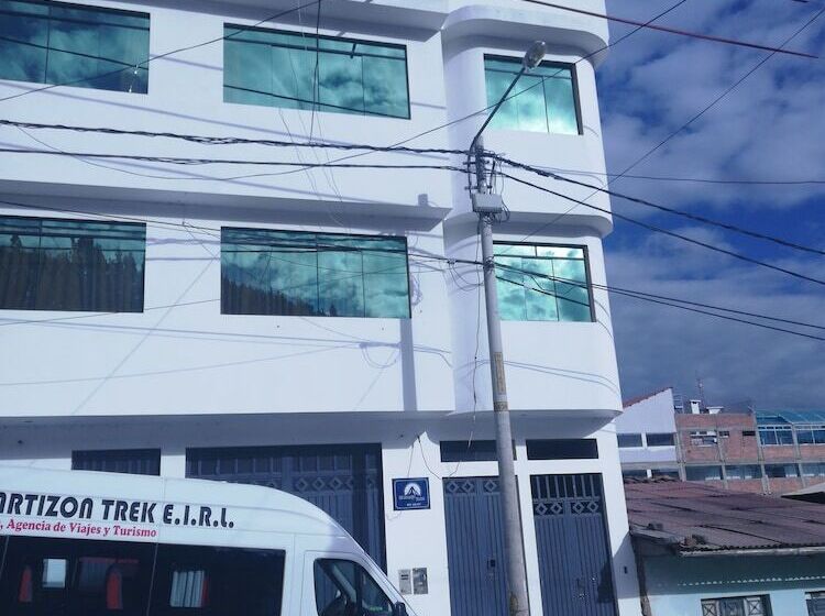 Artesonraju Hostel Huaraz
