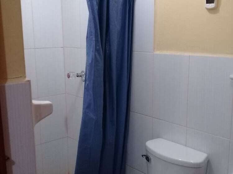 Artesonraju Hostel Huaraz