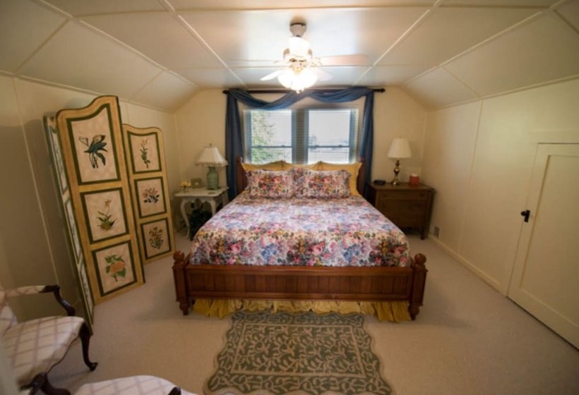 ベッドアンドブレックファースト The Guesthouse At Rosecrest Farm