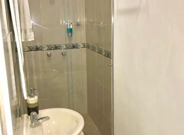 تختخواب و صبحانه Velez Del Campo