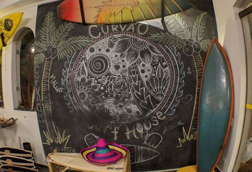 Curvão Surf House   Hostel