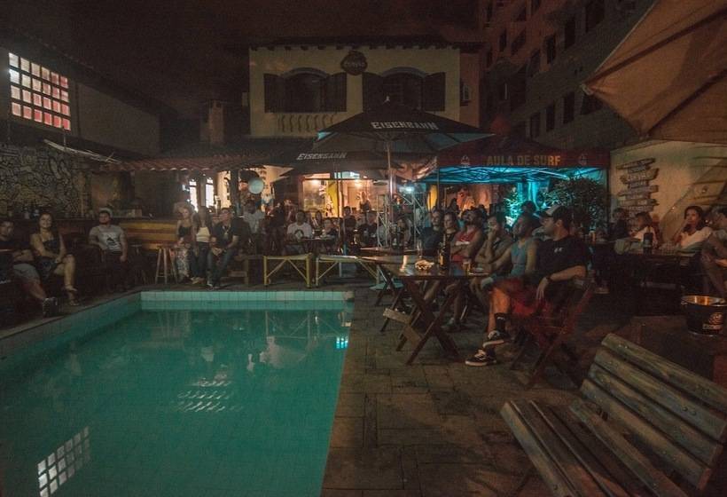 Curvão Surf House   Hostel