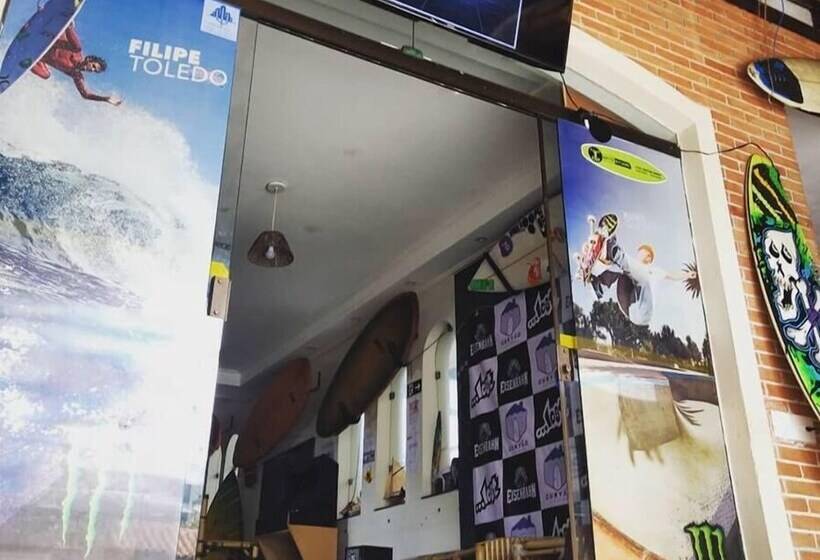 Curvão Surf House   Hostel