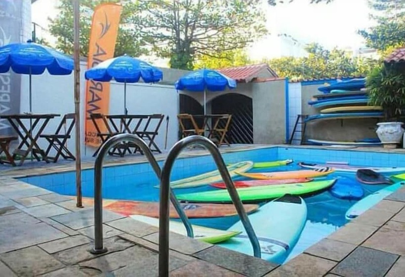 Curvão Surf House   Hostel