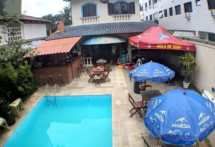 Curvão Surf House   Hostel