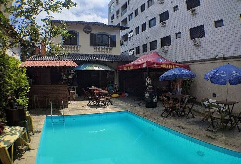 Curvão Surf House   Hostel