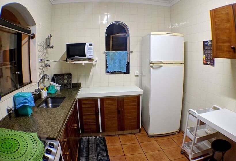 Curvão Surf House   Hostel