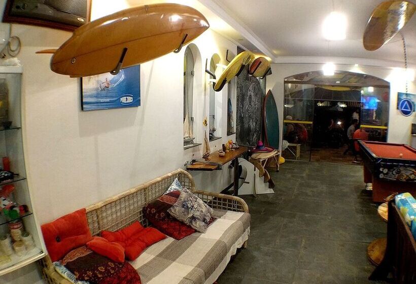 Curvão Surf House   Hostel