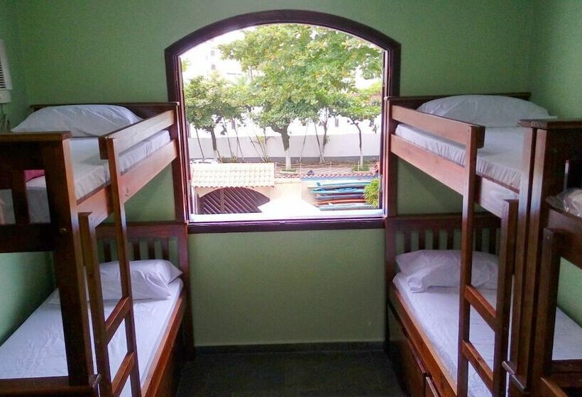 Curvão Surf House   Hostel