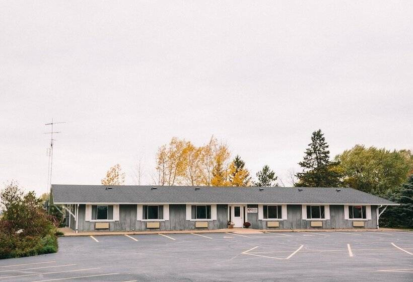 Fannies Supper Club And Motel