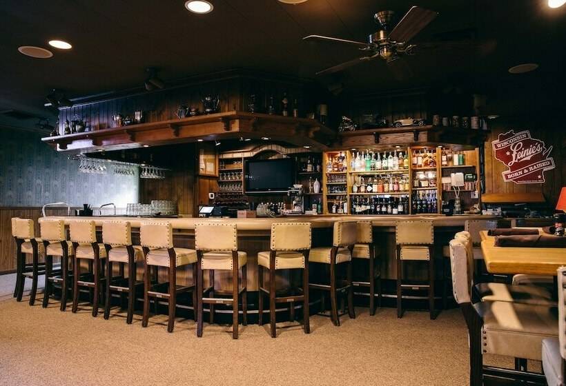 Fannies Supper Club And Motel